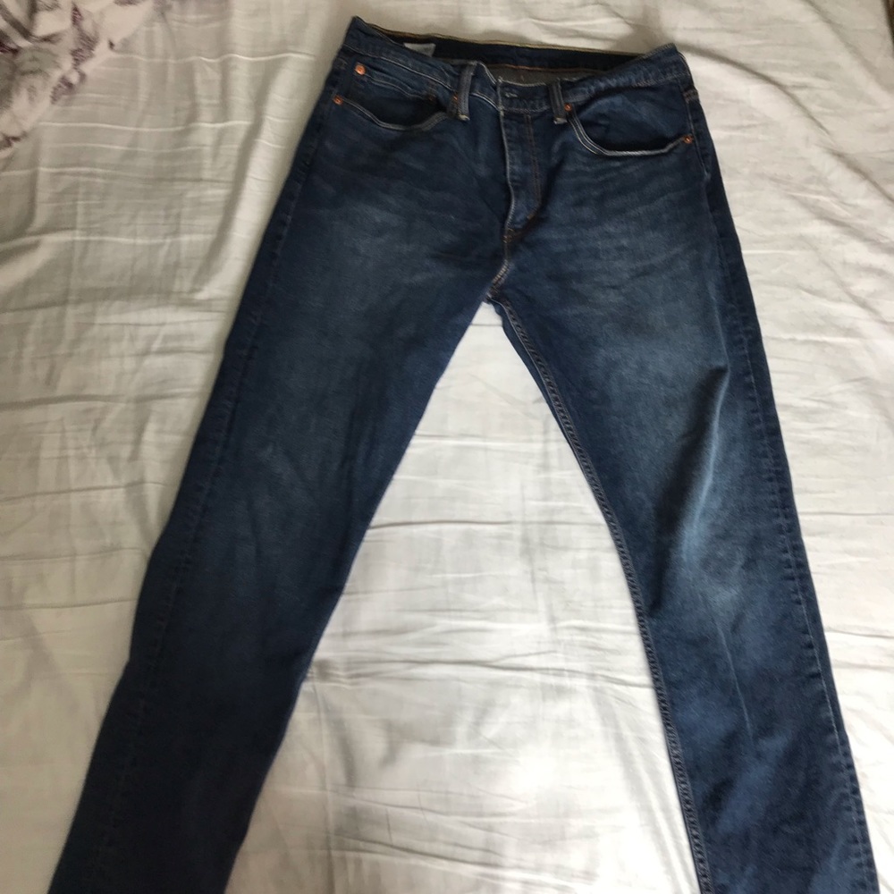 Levi’s blue jeans. W34